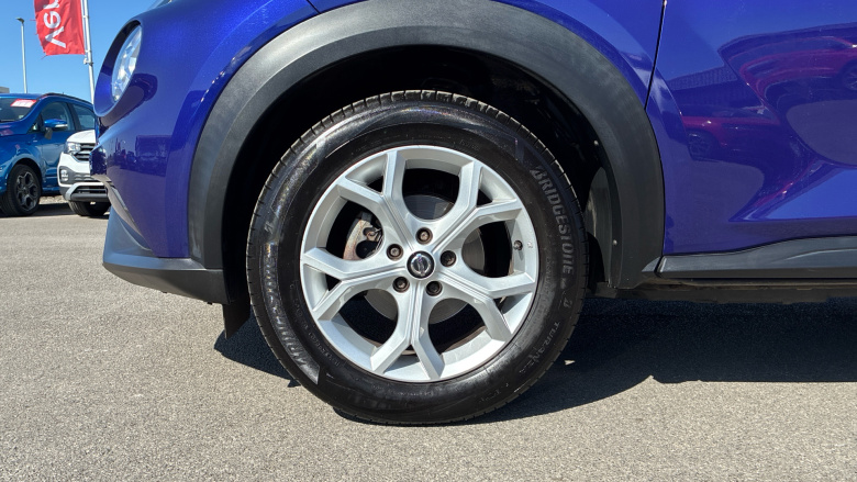 Nissan Juke 1.0 DiG-T N-Connecta 5dr Petrol Hatchback